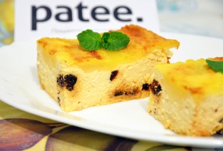 Творожная запеканка с черносливом и ванильным пудингом