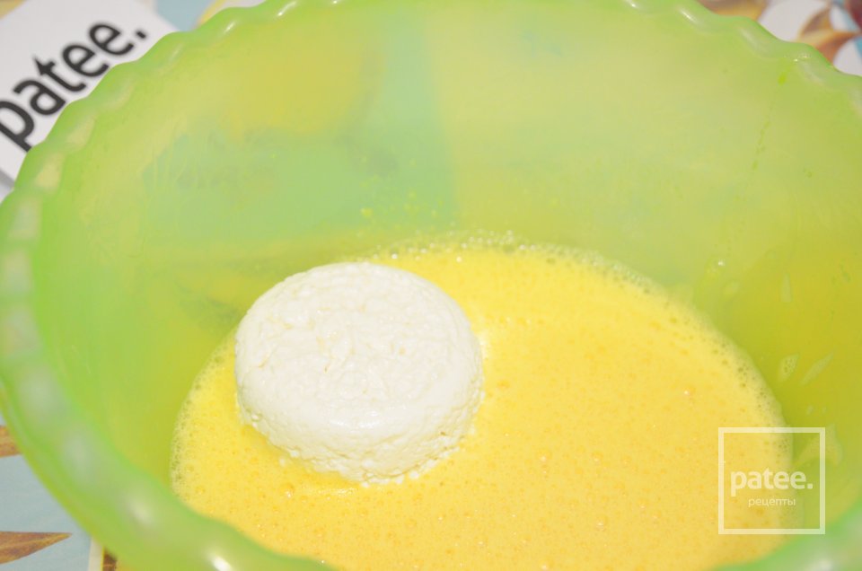 Творожная запеканка с черносливом и ванильным пудингом - Шаг 2