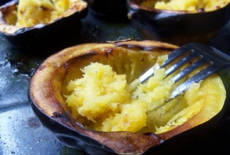 Запеченная желудевая тыква