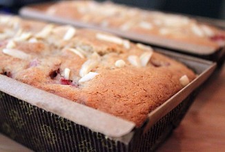 Клубничный хлеб