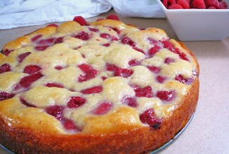 Кекс с малиной