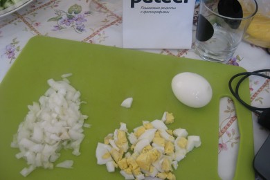 Салат с мясом криля - приготовление