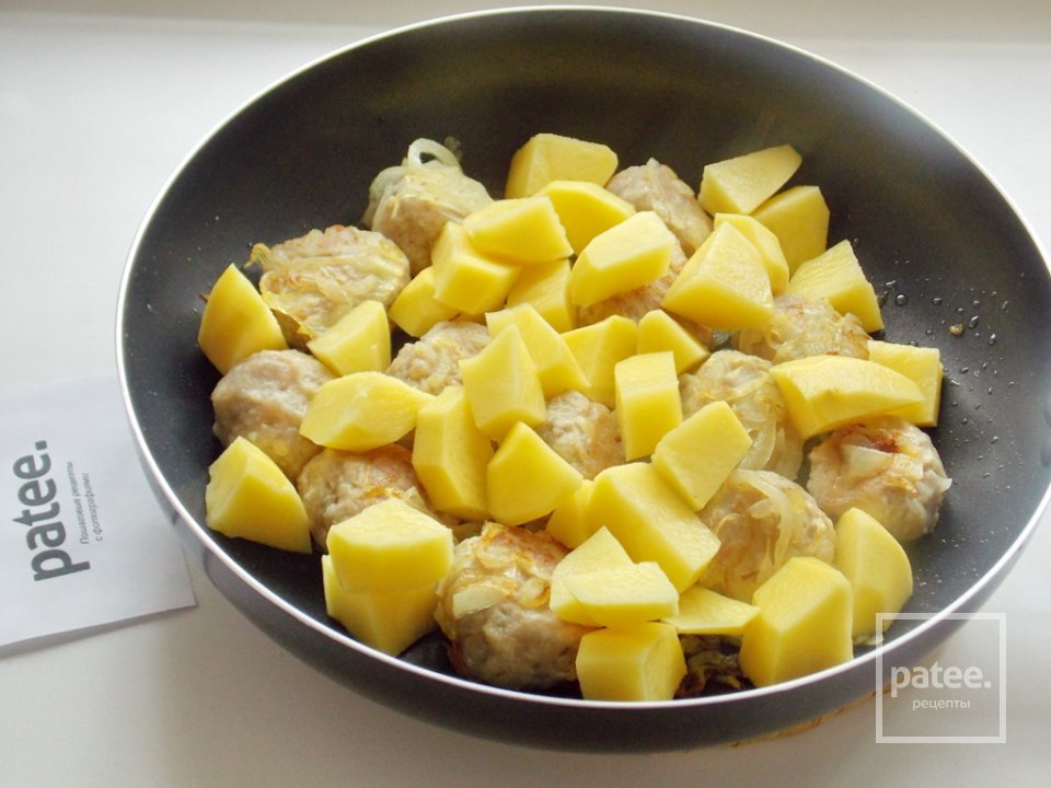 Фрикадельки с овощным рагу - Шаг 7