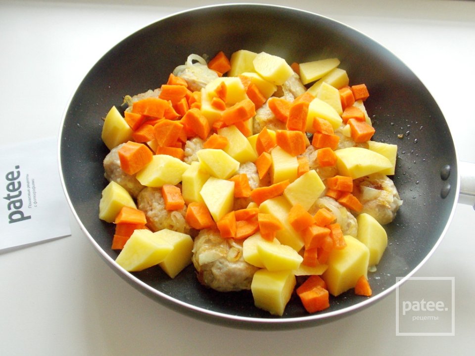 Фрикадельки с овощным рагу - Шаг 8