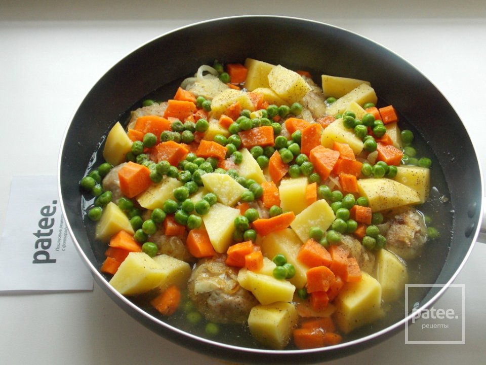 Фрикадельки с овощным рагу - Шаг 10