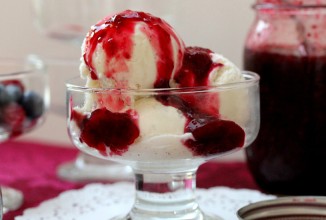 Ягодный джем для мороженого