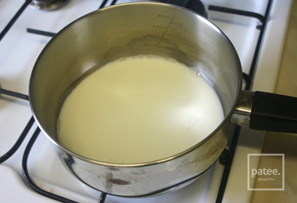 Рулеты с яблоками и сливами - Шаг 2