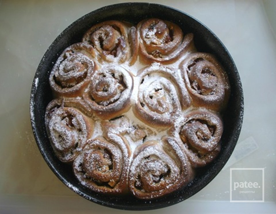 Рулеты с яблоками и сливами - Шаг 19