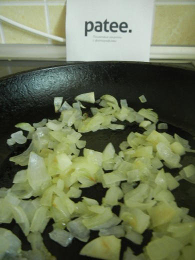 Тушёные куриные сердечки с картошкой - Шаг 4