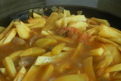 Тушёные куриные сердечки с картошкой - приготовление