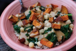 Рис с капустой кале и сладким картофелем