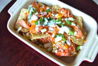 Начос с курицей и сыром