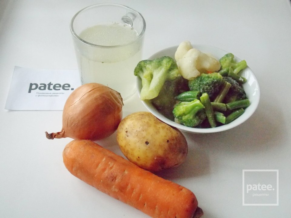 Суп с сырными клецками и овощами - Шаг 1