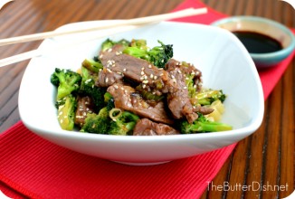 Стейк с брокколи в винном соусе