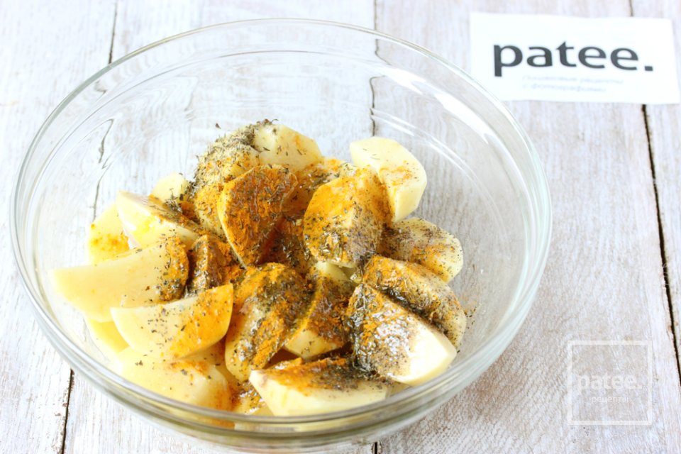 Пряный золотистый картофель - Шаг 6