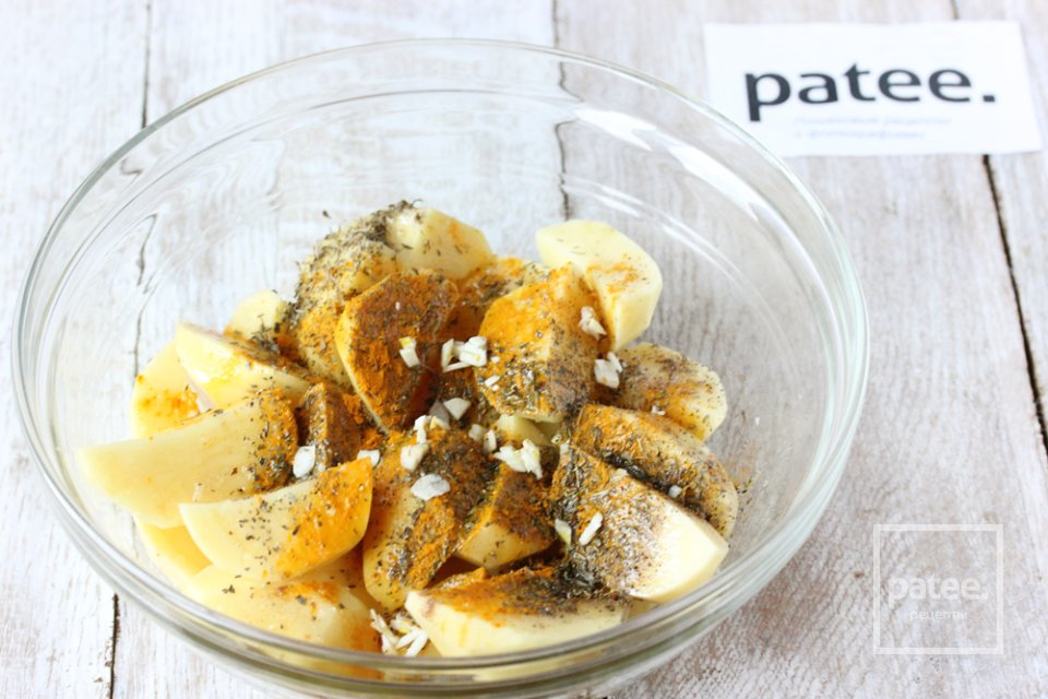 Пряный золотистый картофель - Шаг 8