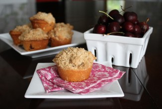 Кексы с вишней и миндалем