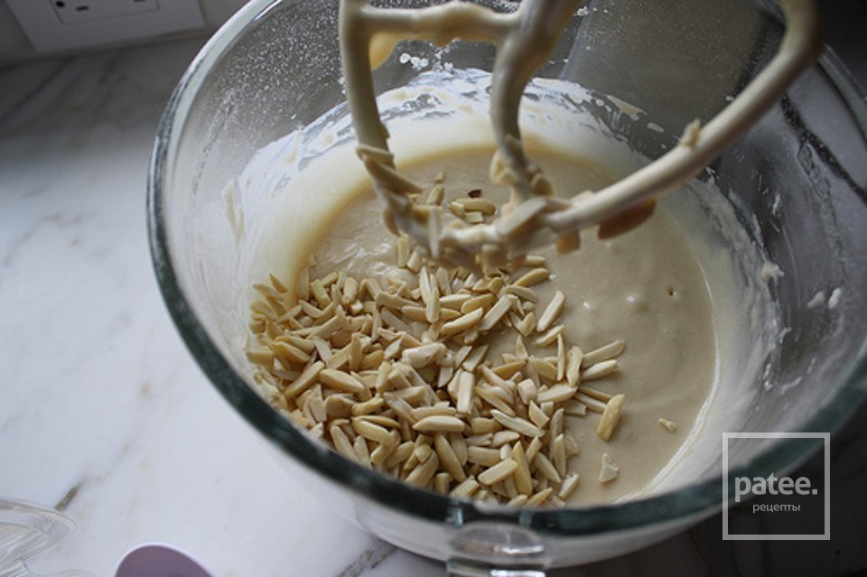 Кексы с вишней и миндалем - Шаг 9