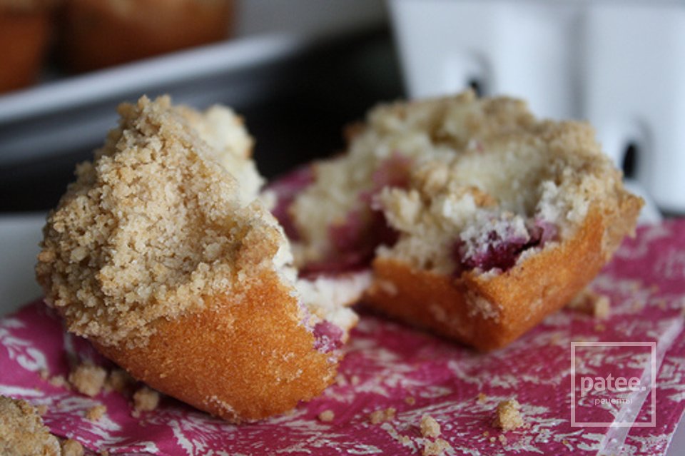 Кексы с вишней и миндалем - Шаг 16