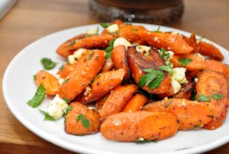 Морковь с сыром и петрушкой