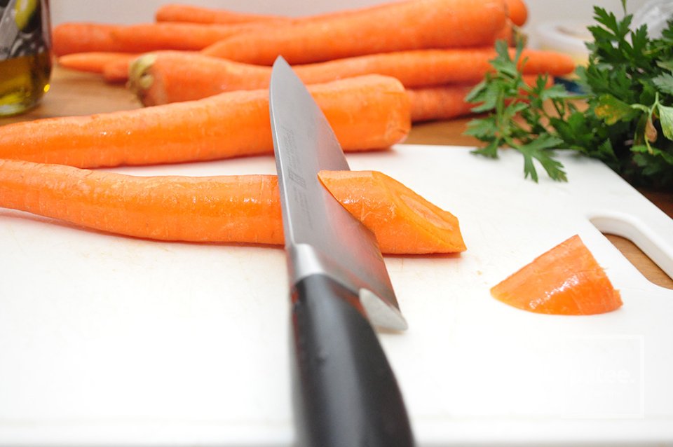 Морковь с сыром и петрушкой - Шаг 2