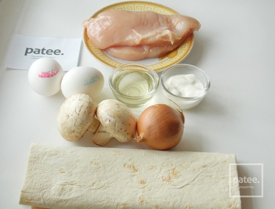 Запеченный рулет из лаваша с мясом и грибами - Шаг 1