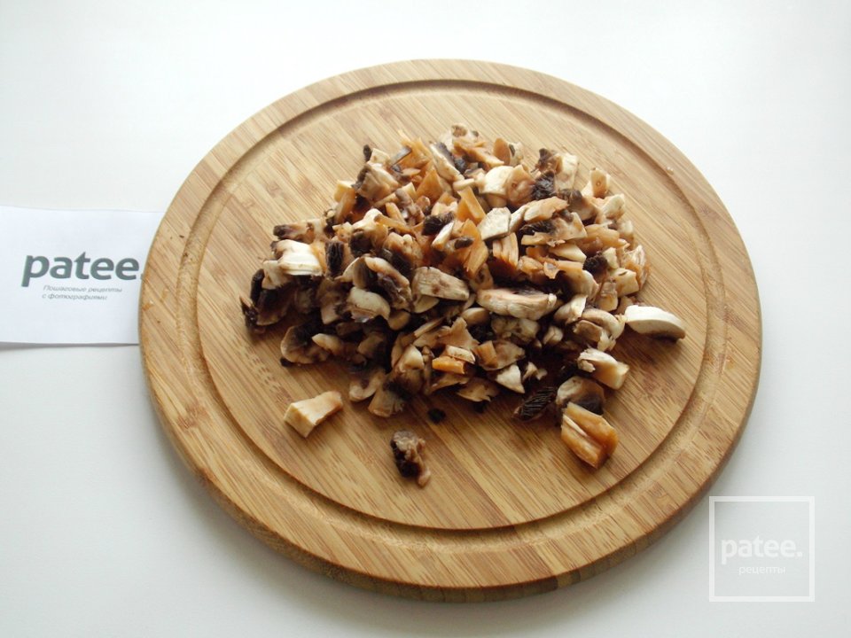 Запеченный рулет из лаваша с мясом и грибами - Шаг 4