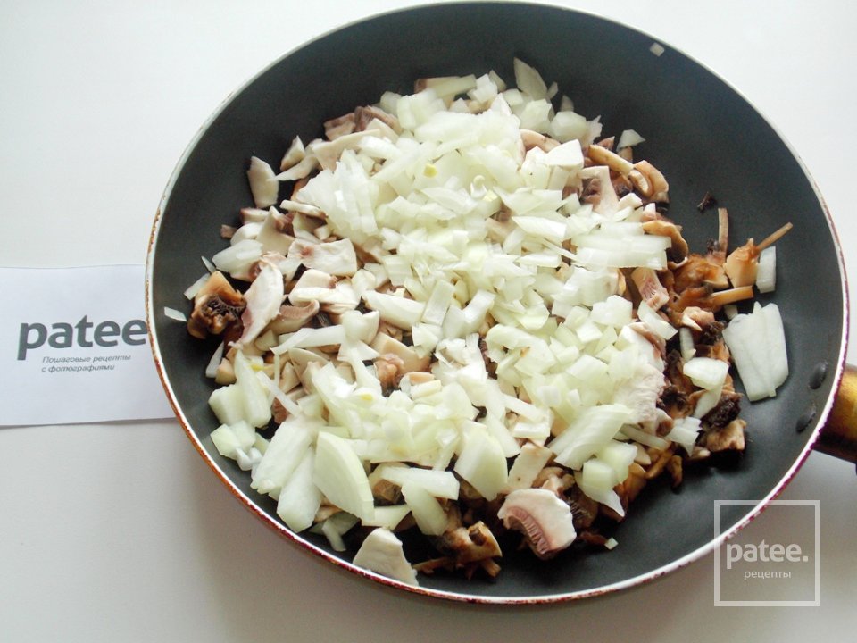 Запеченный рулет из лаваша с мясом и грибами - Шаг 6