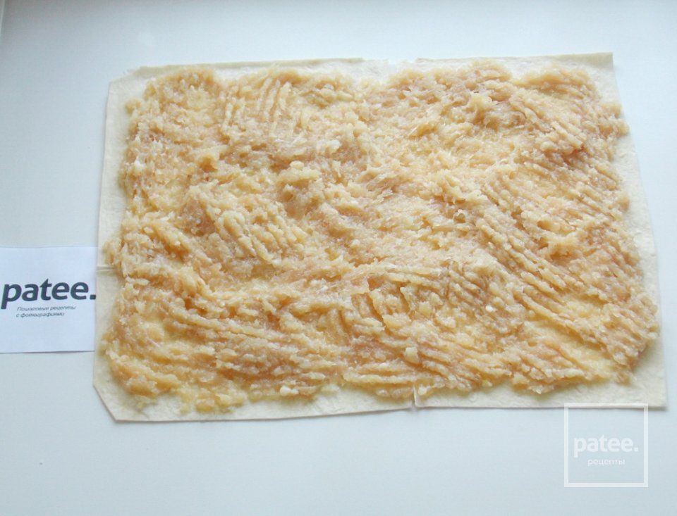 Запеченный рулет из лаваша с мясом и грибами - Шаг 12