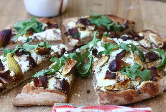 Пицца с инжиром