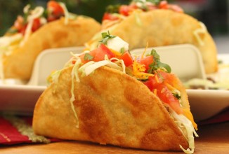 Тако с мясом и капустой