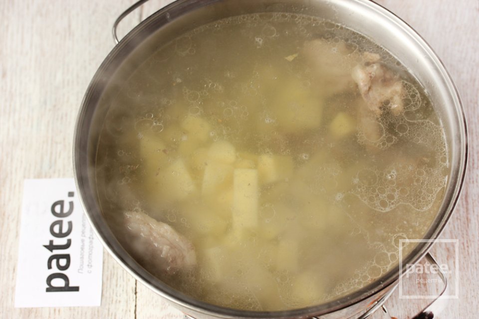 Рассольник со свиными рёбрами и перловой крупой - Шаг 13