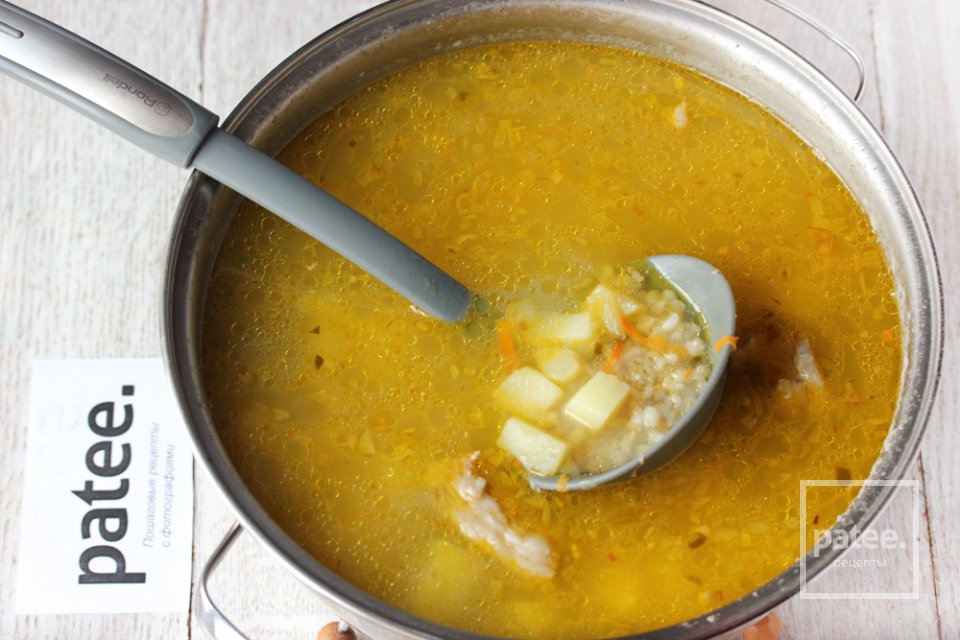 Рассольник со свиными рёбрами и перловой крупой - Шаг 16