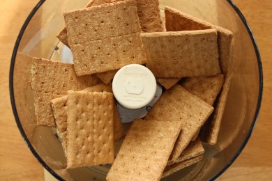 Малиновые чизкейки на палочках - приготовление