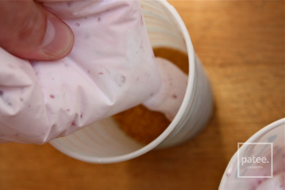 Малиновые чизкейки на палочках - Шаг 8