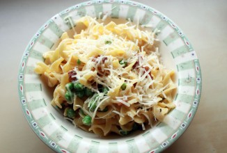 Запеканка из пасты с горошком