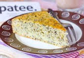 Манник с яблоками и маком
