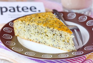 Манник с яблоками и маком