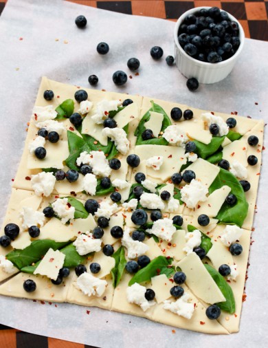 Пицца с черникой - Шаг 5