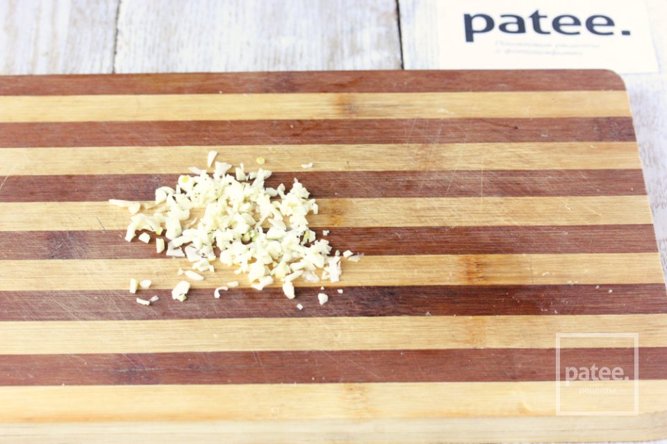 Курица в сметанно-чесночном соусе - Шаг 4