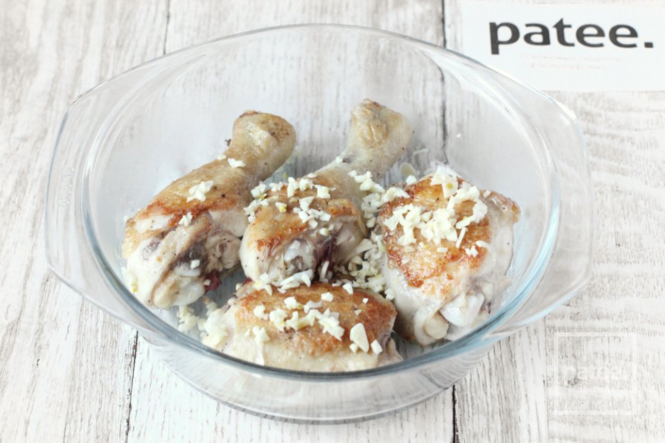 Курица в сметанно-чесночном соусе - Шаг 7