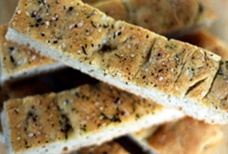 Фокачча со свежей зеленью