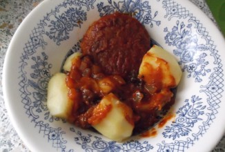 луковые котлеты в томатном соусе