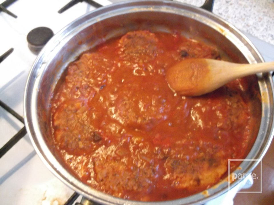 луковые котлеты в томатном соусе - Шаг 14