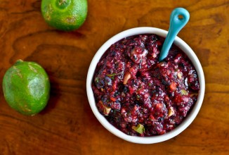 Черничная сальса с авокадо