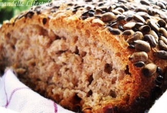 Хлеб с семечками