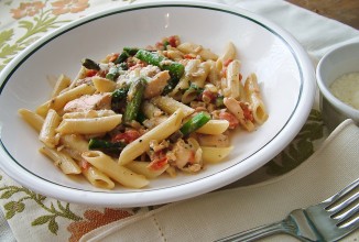 Паста со спаржей и лососем