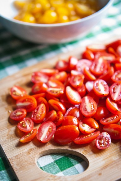 Салат Капрезе с печеными помидорами - Шаг 2