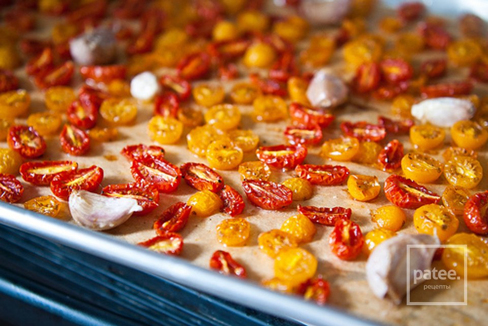 Салат Капрезе с печеными помидорами - Шаг 5