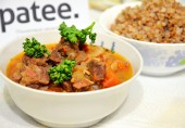 Гуляш из баранины с овощами